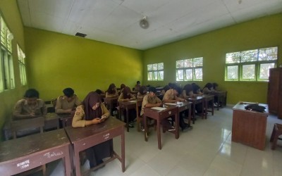 Siswa XII SMKN 1 Terbanggi Besar Ikuti Simulasi Ujian Melalui Aplikasi Uji Latihan (Aksi Jihan)