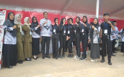 Stand Bazar SMKN 1 Terbanggi Besar Semarakkan Peringatan Hari Guru Nasional 2025